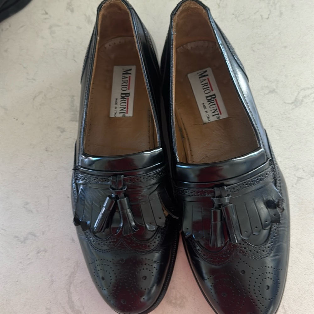 Men’s black Italian loafer dress shoes by Mario Bruno